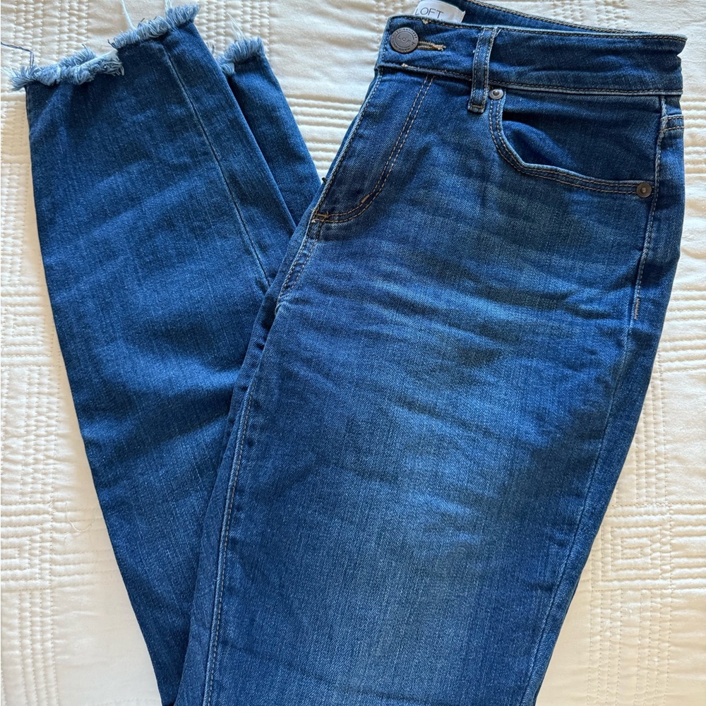 Loft, Curvy Skinny, Size 4, Medium Blue Wash